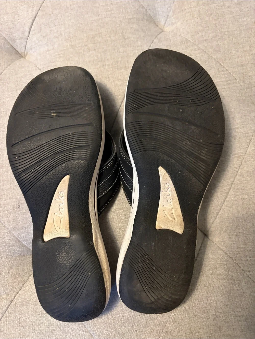 Clarks Black and White Cushioned Thong Sandals